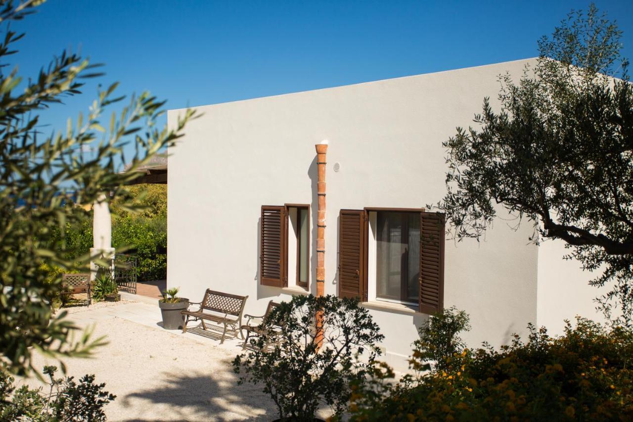 Villa Maria Una Finestra Sul Mare Valderice Exteriör bild
